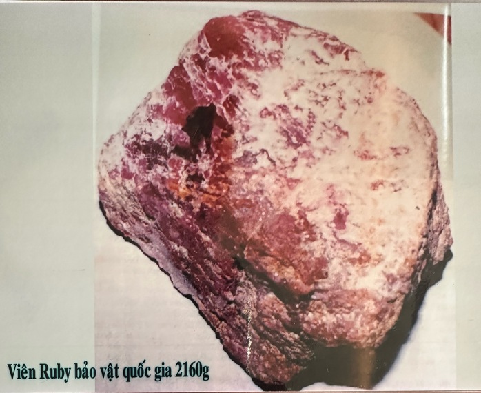 Chuyện chưa kể về hai vi&ecirc;n đ&aacute; qu&yacute; bảo vật quốc gia - Ảnh 2.