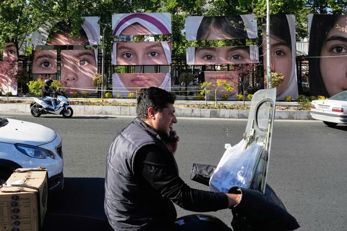 "Những nh&agrave; C&aacute;ch mạng Si&ecirc;u việt": Phe cực đoan đang l&agrave;m lung lay b&agrave;n đ&agrave;m ph&aacute;n Mỹ - Iran - Ảnh 2.