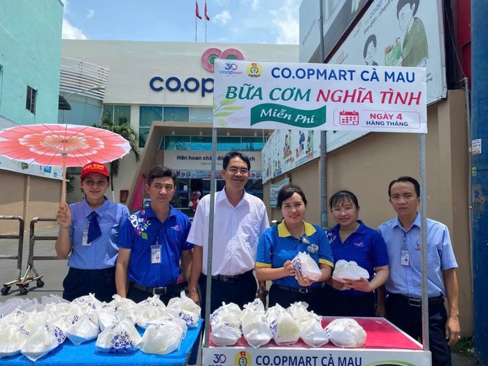 Lan tỏa chương tr&igrave;nh "1.000 c&ocirc;ng tr&igrave;nh chăm lo người lao động v&agrave; an sinh v&igrave; cộng đồng" - Ảnh 2.