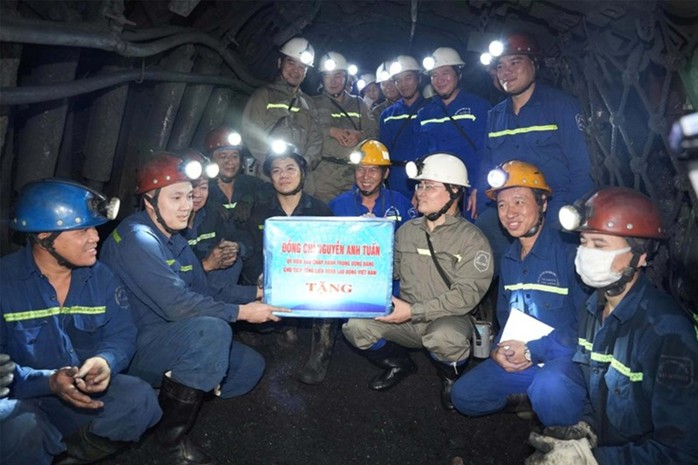 B&aacute;o in ng&agrave;y 13-5: Từ ng&agrave;y 21-5: Bắt buộc d&ugrave;ng hệ thống khai b&aacute;o lưu tr&uacute; mới - Ảnh 4.