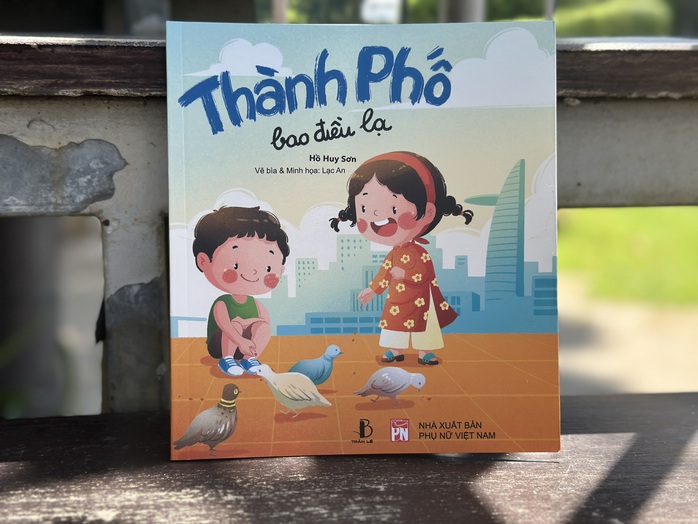 Tập thơ thiếu nhi đưa bạn đọc nhỏ “du lịch” quanh TPHCM - Ảnh 1.