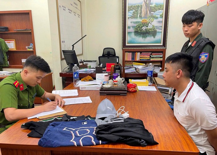 Bùi Đình Khánh ra tòa về tội buôn ma túy và giết người , hy sinh công an - Ảnh 1. Bùi Đình Khánh ra tòa về tội buôn ma túy và giết người , hy sinh công an - Ảnh 1.