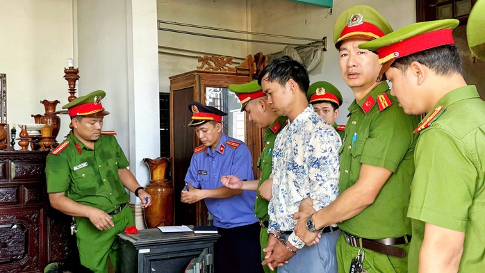 Bắt chủ tài khoản Facebook "Hoàng Mai Huế" vì đăng bài xuyên tạc - Ảnh 2.