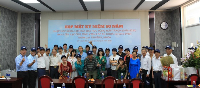  Lớp sinh viên Trường Đại học Tổng hợp năm ấy - Ảnh 2.
