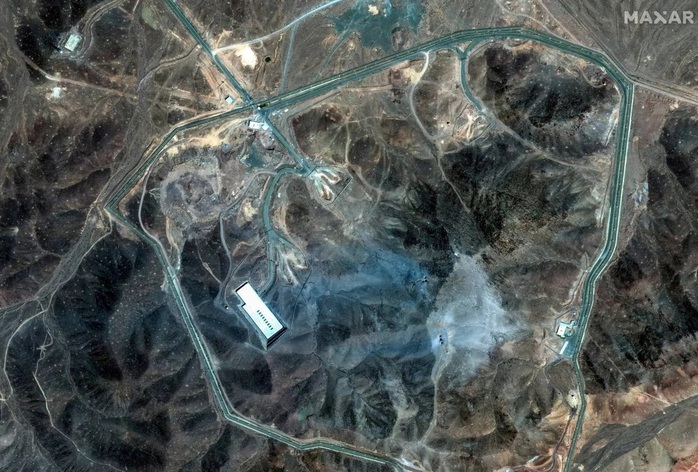 Iran đe dọa làm giàu uranium 90%, Israel gửi Iron Dome đến UAE - Ảnh 1. Iran đe dọa làm giàu uranium 90%, Israel gửi Iron Dome đến UAE - Ảnh 1.