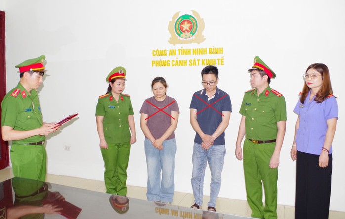 Khởi tố đ&ocirc;i nam nữ l&agrave;m giả hồ sơ mua nh&agrave; ở x&atilde; hội - Ảnh 1.