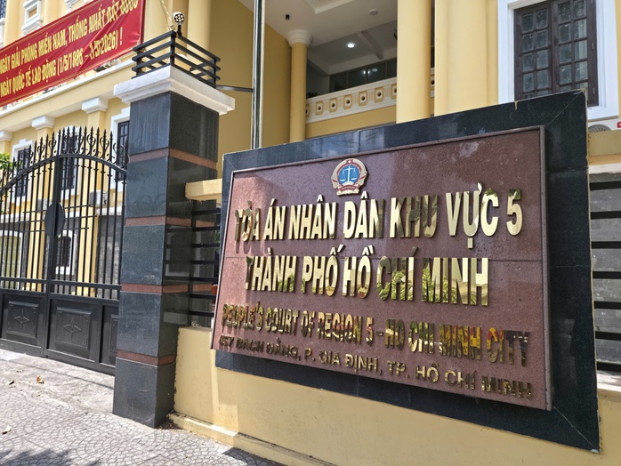 TPHCM: Căng thẳng phi&ecirc;n ly h&ocirc;n 1.200 tỉ đồng của vợ chồng chuỗi nha khoa tiếng tăm - Ảnh 1.