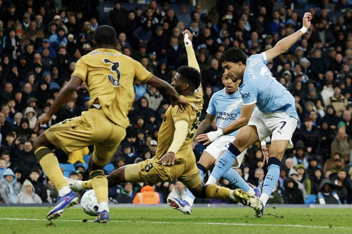Đại thắng Crystal Palace, Man City tiếp tục cuộc đua v&ocirc; địch Ngoại hạng - Ảnh 3.