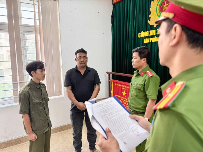 T&agrave;i xế xe tải g&acirc;y tai nạn giao th&ocirc;ng nghi&ecirc;m trọng tr&ecirc;n cao tốc La Sơn - h&ograve;a Li&ecirc;n - Ảnh 1.