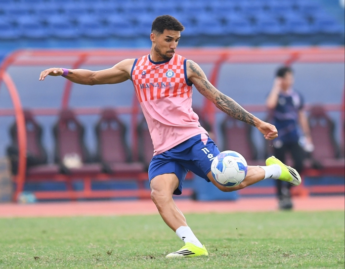 Ho&agrave;ng H&ecirc;n lỡ hẹn trận cầu quan trọng của H&agrave; Nội FC - Ảnh 1.