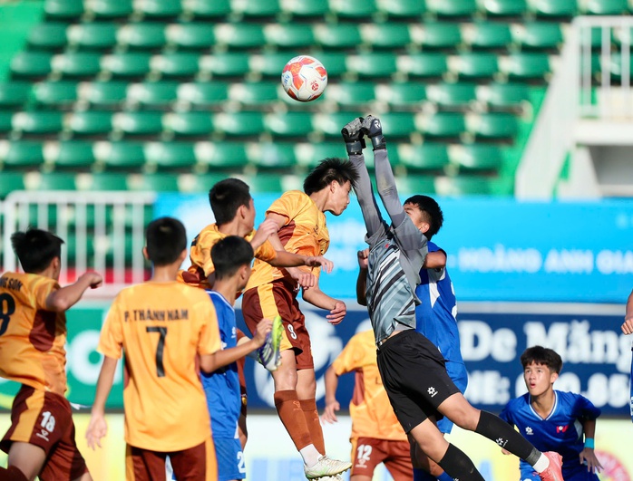 Festival quốc tế U14 Gia Lai 2026: B&oacute;ng đ&aacute; trẻ Việt Nam đ&atilde; kh&aacute;c - Ảnh 1.
