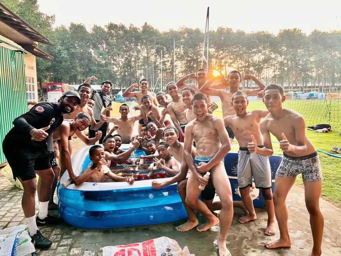 Festival quốc tế U14 Gia Lai 2026: B&oacute;ng đ&aacute; trẻ Việt Nam đ&atilde; kh&aacute;c - Ảnh 2.