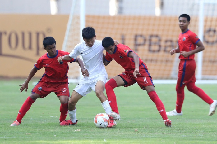 Festival quốc tế U14 Gia Lai 2026: B&oacute;ng đ&aacute; trẻ Việt Nam đ&atilde; kh&aacute;c - Ảnh 4.