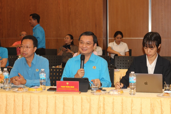 LĐLĐ TPHCM l&agrave;m việc với đo&agrave;n c&ocirc;ng t&aacute;c của C&ocirc;ng đo&agrave;n Quốc gia Singapore - Ảnh 2.