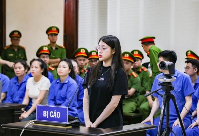 Diễn biến h&agrave;nh vi B&ugrave;i Đ&igrave;nh Kh&aacute;nh v&agrave; sự gi&uacute;p sức từ bạn g&aacute;i trong vụ ma t&uacute;y - Ảnh 1.