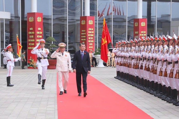 C&ocirc;ng an TP Hải Ph&ograve;ng đ&oacute;n nhận danh hiệu Anh h&ugrave;ng lực lượng vũ trang nh&acirc;n d&acirc;n - Ảnh 1.