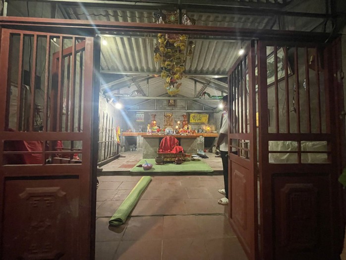 Đến điện thờ nhờ giải b&ugrave;a, c&ocirc; g&aacute;i 18 tuổi bị hiếp d&acirc;m - Ảnh 1.