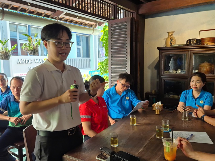 Cà phê cùng lãnh đạo, người lao động góp ý về lương - Ảnh 1.
