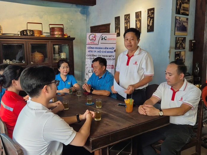 Cà phê cùng lãnh đạo, người lao động góp ý về lương - Ảnh 2.