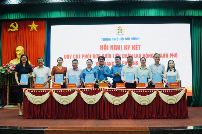 LĐLĐ TPHCM k&yacute; quy chế phối hợp với 36 địa phương khu vực B&igrave;nh Dương cũ - Ảnh 1.