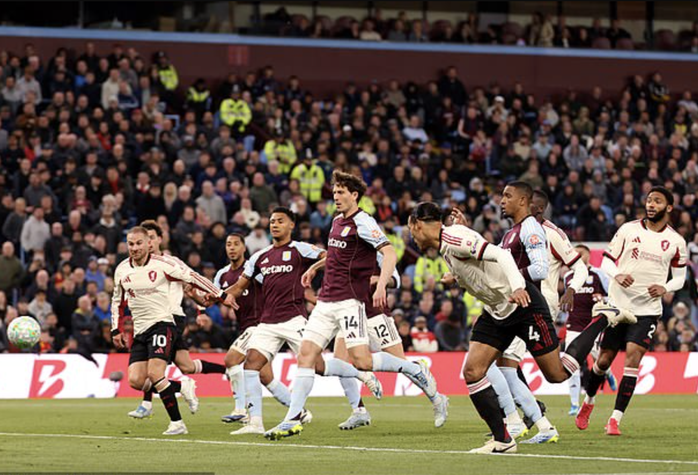 Aston Villa bay bổng trời &Acirc;u sau m&agrave;n bắn hạ Liverpool - Ảnh 3.