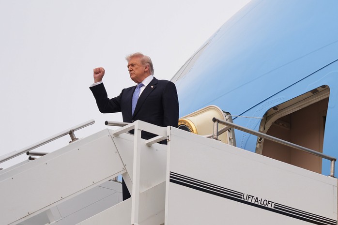 Tổng thống Mỹ Donald Trump rời Bắc Kinh - Ảnh 3.