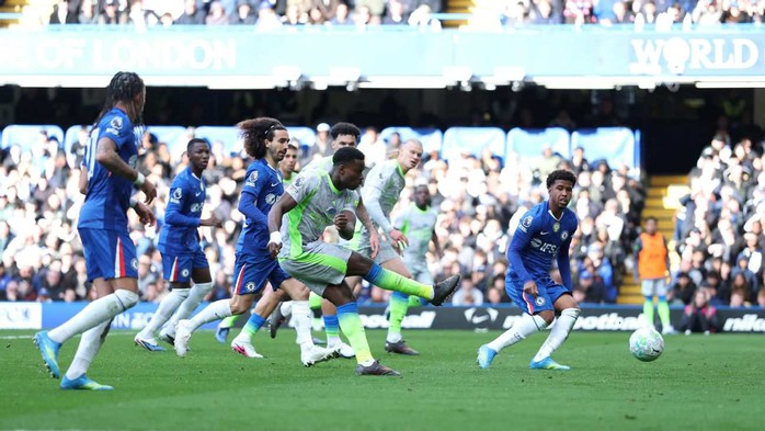 Man City v&agrave; Chelsea với h&igrave;nh ảnh tr&aacute;i ngược trước chung kết FA Cup - Ảnh 1.