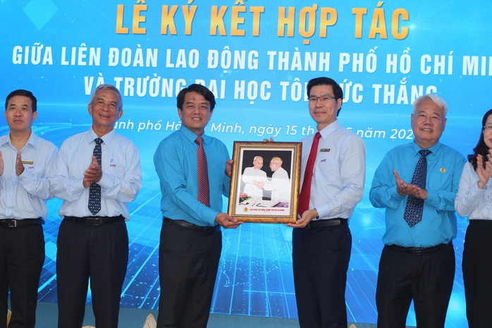 LĐLĐ TPHCM v&agrave; Trường Đại học T&ocirc;n Đức Thắng hợp t&aacute;c đ&agrave;o tạo người lao động  - Ảnh 3.