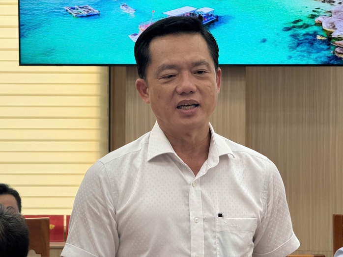 Phú Quốc cấm xe xăng theo khung giờ: Lộ trình giao thông xanh đến 2035 - Ảnh 2. Phú Quốc cấm xe xăng theo khung giờ: Lộ trình giao thông xanh đến 2035 - Ảnh 2.