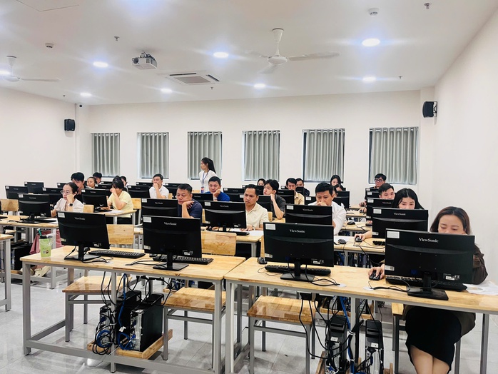 Kỷ lục hơn 6.000 người thi cấp chứng chỉ m&ocirc;i giới bất động sản - Ảnh 3.