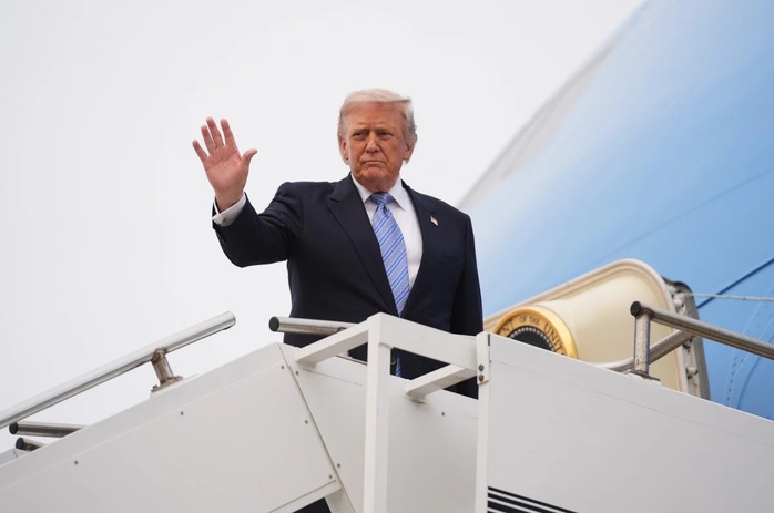Tổng thống Mỹ Donald Trump rời Bắc Kinh - Ảnh 1.