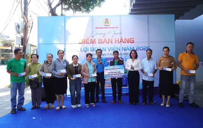 Đ&agrave; Nẵng: Khai trương &ldquo;Điểm b&aacute;n h&agrave;ng ph&uacute;c lợi đo&agrave;n vi&ecirc;n&rdquo; cho người lao động - Ảnh 1.
