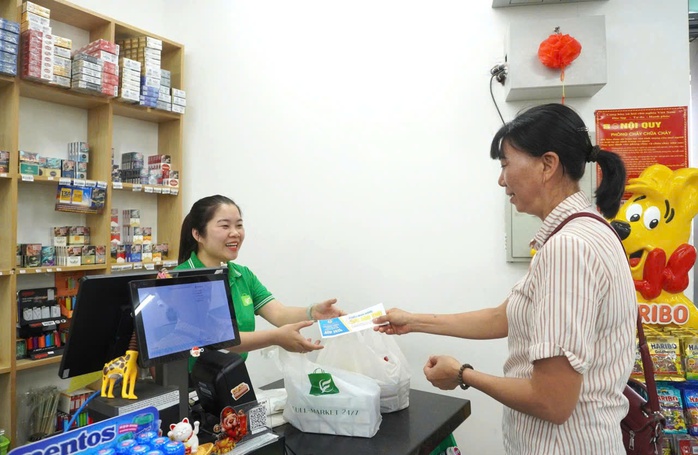 Đ&agrave; Nẵng: Khai trương &ldquo;Điểm b&aacute;n h&agrave;ng ph&uacute;c lợi đo&agrave;n vi&ecirc;n&rdquo; cho người lao động - Ảnh 2.