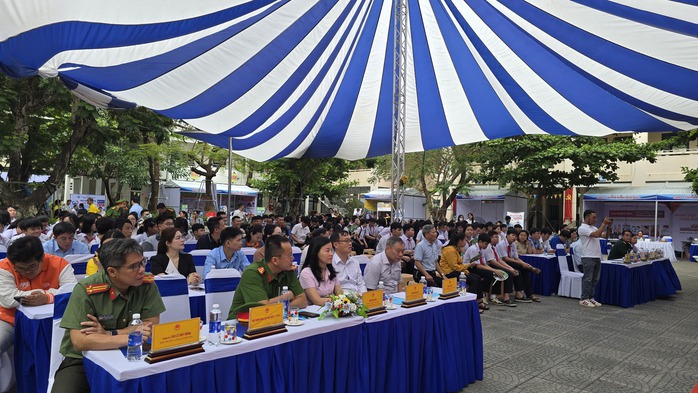 Ng&agrave;y hội việc l&agrave;m 2026 tại Hải Ch&acirc;u hỗ trợ người d&acirc;n bị ảnh hưởng vỉa h&egrave; - Ảnh 1.