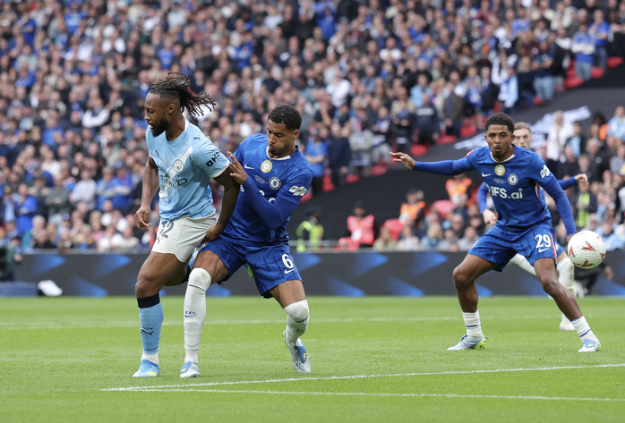 Semenyo lập si&ecirc;u phẩm, Man City đăng quang FA Cup - Ảnh 4.