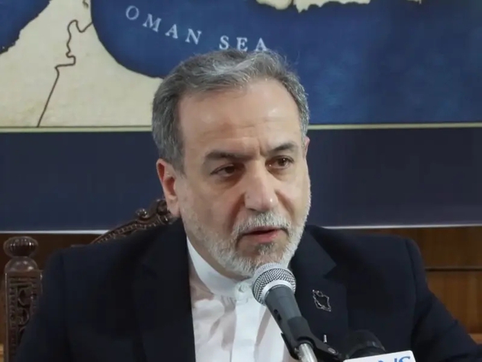 Oman kẹt giữa Mỹ v&agrave; Iran v&igrave; eo biển Hormuz dậy s&oacute;ng - Ảnh 1.