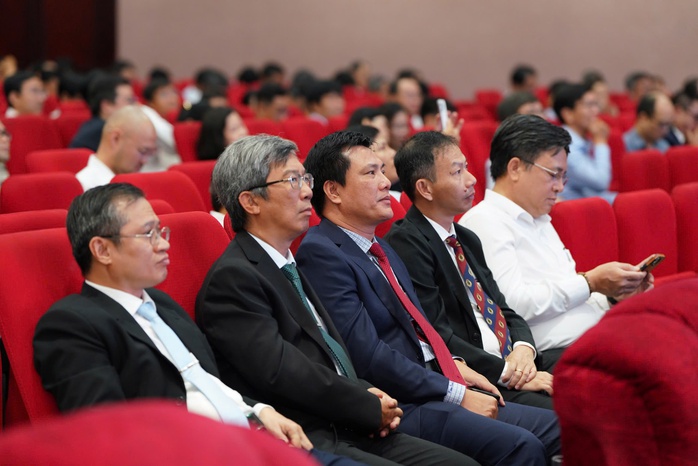 ĐHQG TPHCM c&ocirc;ng bố chiến lược AI, b&aacute;n dẫn đến 2030 - Ảnh 2.
