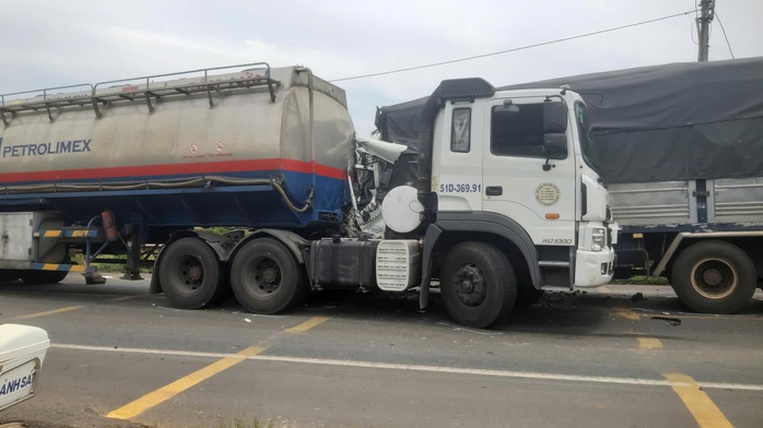 Tai nạn giao th&ocirc;ng Quốc lộ 14 khiến 5 km &ugrave;n tắc nghi&ecirc;m trọng Tại Đồng Nai - Ảnh 1.