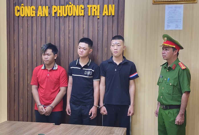 Khởi tố vụ án 4 đối tượng dùng bom xăng tấn công nhà dân ở Đồng Nai - Ảnh 5.