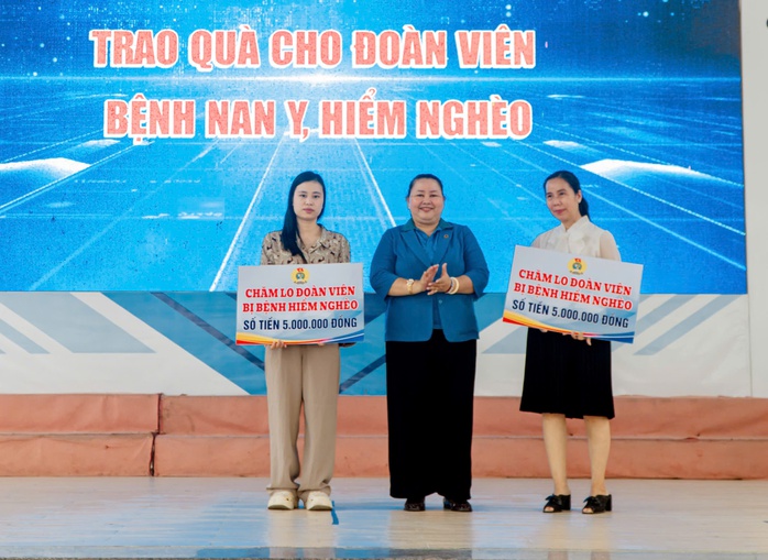 Thi đua chăm lo thiết thực cho đo&agrave;n vi&ecirc;n, lao động kh&oacute; khăn - Ảnh 2.