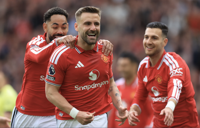 Thắng Nottingham Forest, Man United về đ&iacute;ch thứ ba Ngoại hạng Anh - Ảnh 2.