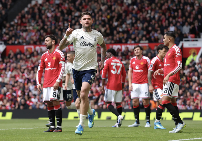 Thắng Nottingham Forest, Man United về đ&iacute;ch thứ ba Ngoại hạng Anh - Ảnh 3.