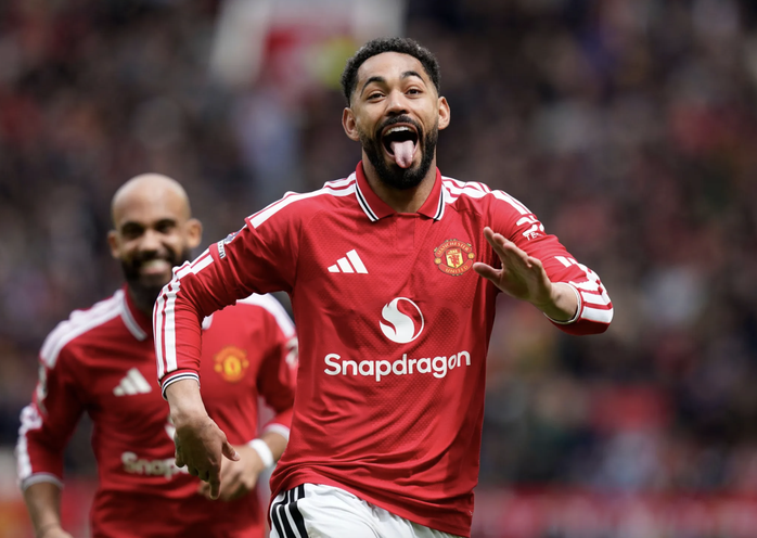 Thắng Nottingham Forest, Man United về đ&iacute;ch thứ ba Ngoại hạng Anh - Ảnh 5.