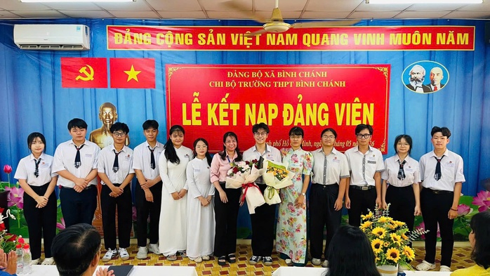 Học B&aacute;c qua những điều giản dị (*): Bền bỉ r&egrave;n luyện, cống hiến - Ảnh 2.