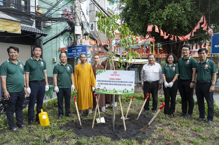 Dấu ấn từ cơ sở: Nhiều địa phương TPHCM thi đua l&agrave;m đẹp th&agrave;nh phố mang t&ecirc;n B&aacute;c - Ảnh 2.