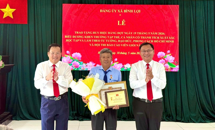 X&atilde; B&igrave;nh Lợi, TPHCM: T&ocirc;n vinh đảng vi&ecirc;n ti&ecirc;u biểu, lan tỏa học tập v&agrave; l&agrave;m theo B&aacute;c - Ảnh 1.