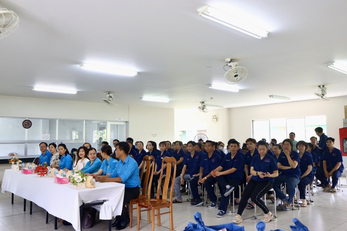 Ghi nhận, tri &acirc;n đ&oacute;ng g&oacute;p của người lao động nh&acirc;n Th&aacute;ng C&ocirc;ng nh&acirc;n - Ảnh 1.