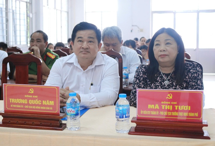 CLIP: Kh&aacute;nh th&agrave;nh "Đường cờ Tổ quốc" thứ 19 tại TP Cần Thơ - Ảnh 2.