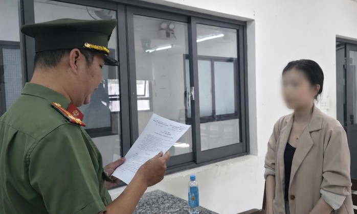 C&ocirc;ng an TPHCM xử l&yacute; gian lận thi hộ Anh văn tại trường Đại học Văn Lang - Ảnh 1.