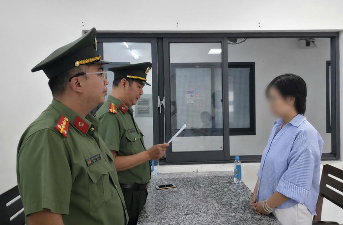 C&ocirc;ng an TPHCM xử l&yacute; gian lận thi hộ Anh văn tại trường Đại học Văn Lang - Ảnh 2.